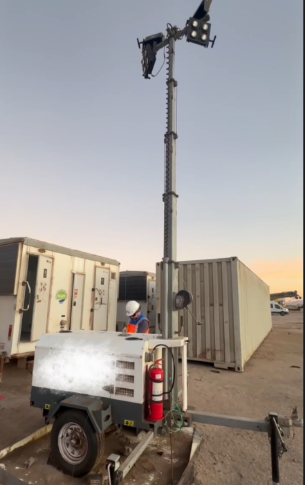 La torre faro funziona in sicurezza da un anno e il cliente ha inviato un video con feedback positivo